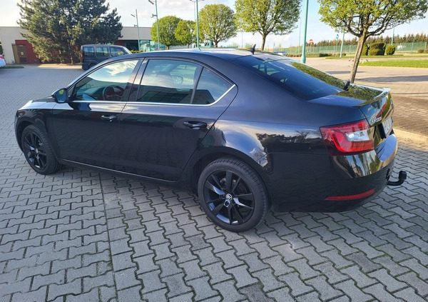 Skoda Octavia cena 69999 przebieg: 110000, rok produkcji 2017 z Hrubieszów małe 436